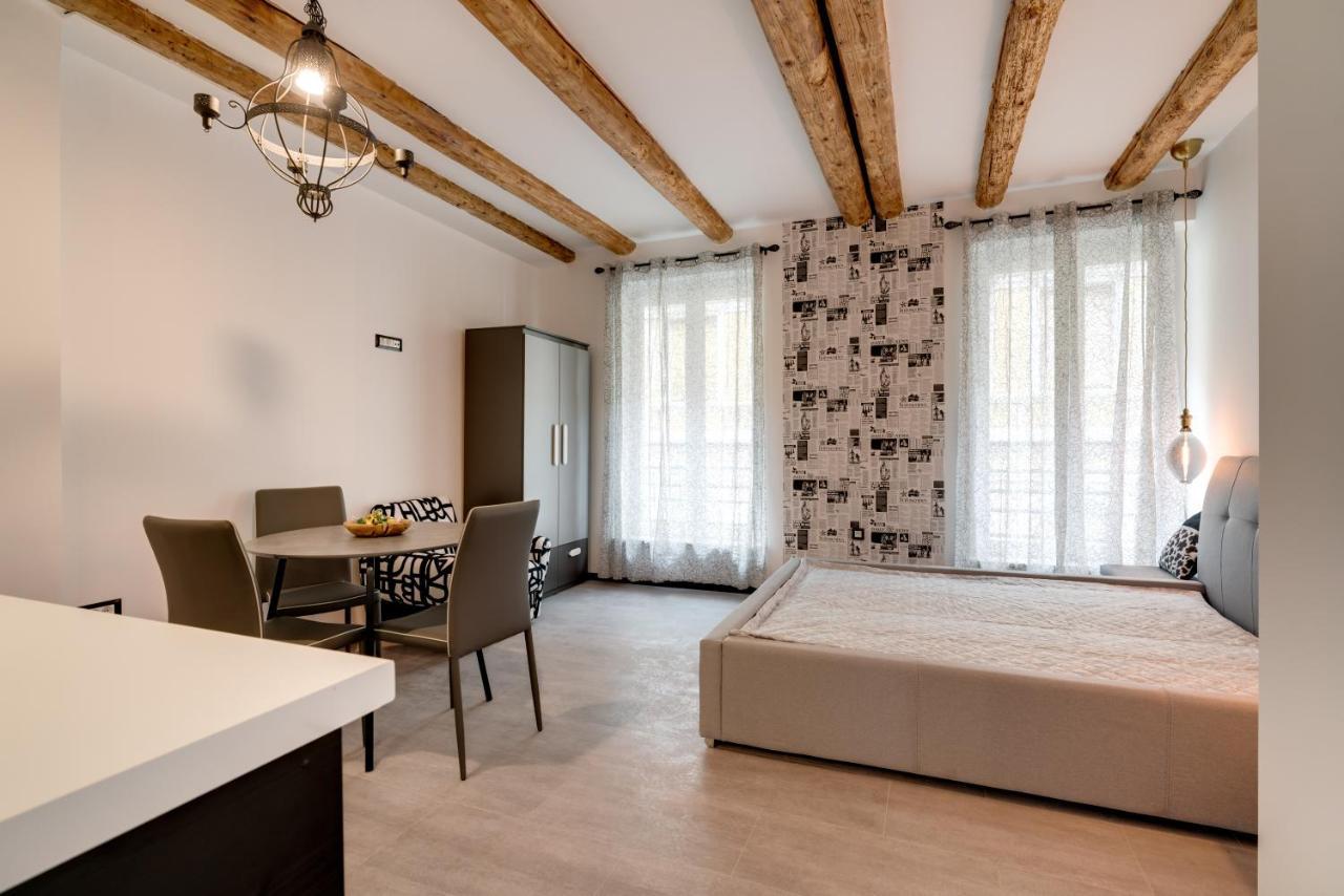 Black & White Apartments Рийека Екстериор снимка
