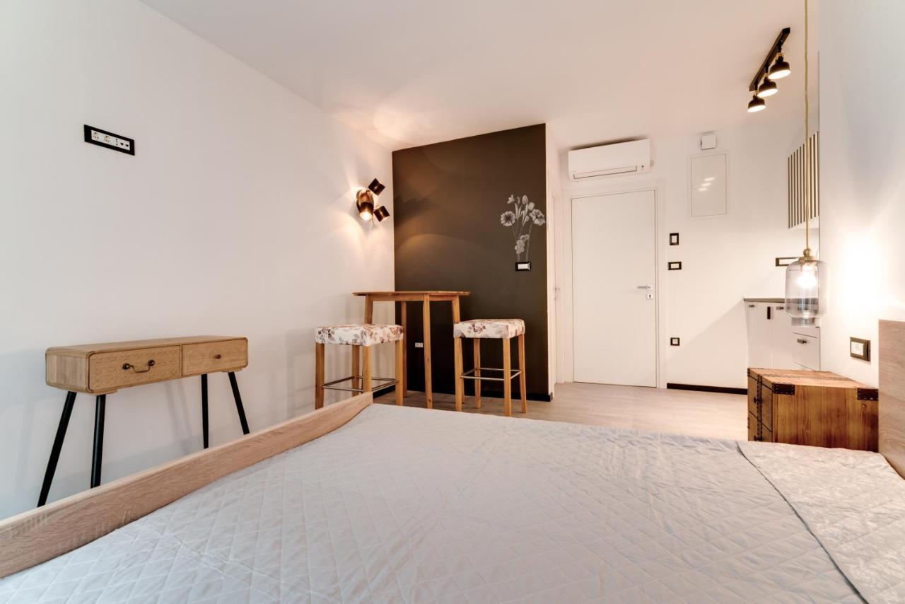 Black & White Apartments Рийека Екстериор снимка