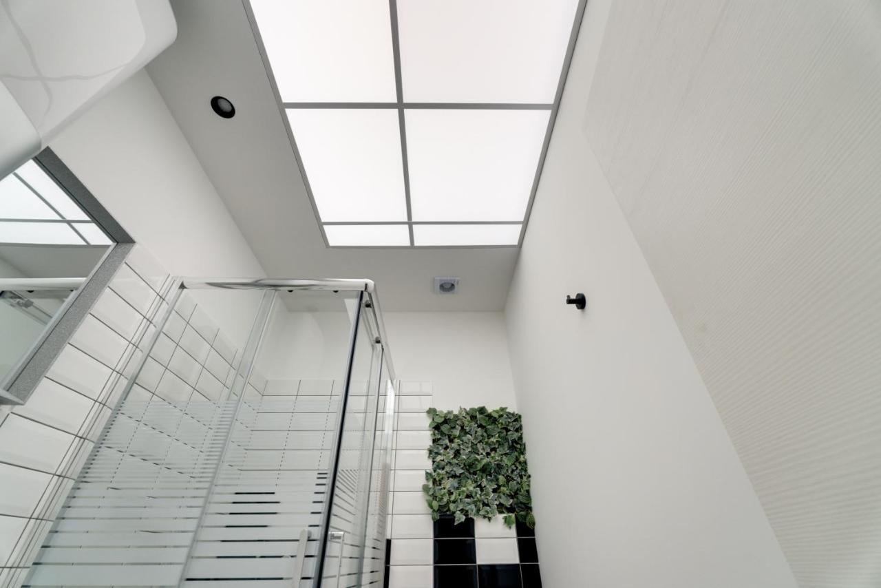 Black & White Apartments Рийека Екстериор снимка