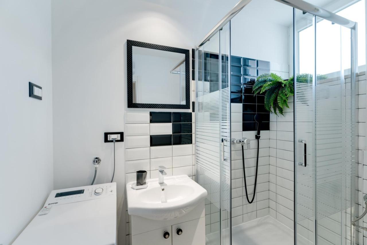 Black & White Apartments Рийека Екстериор снимка